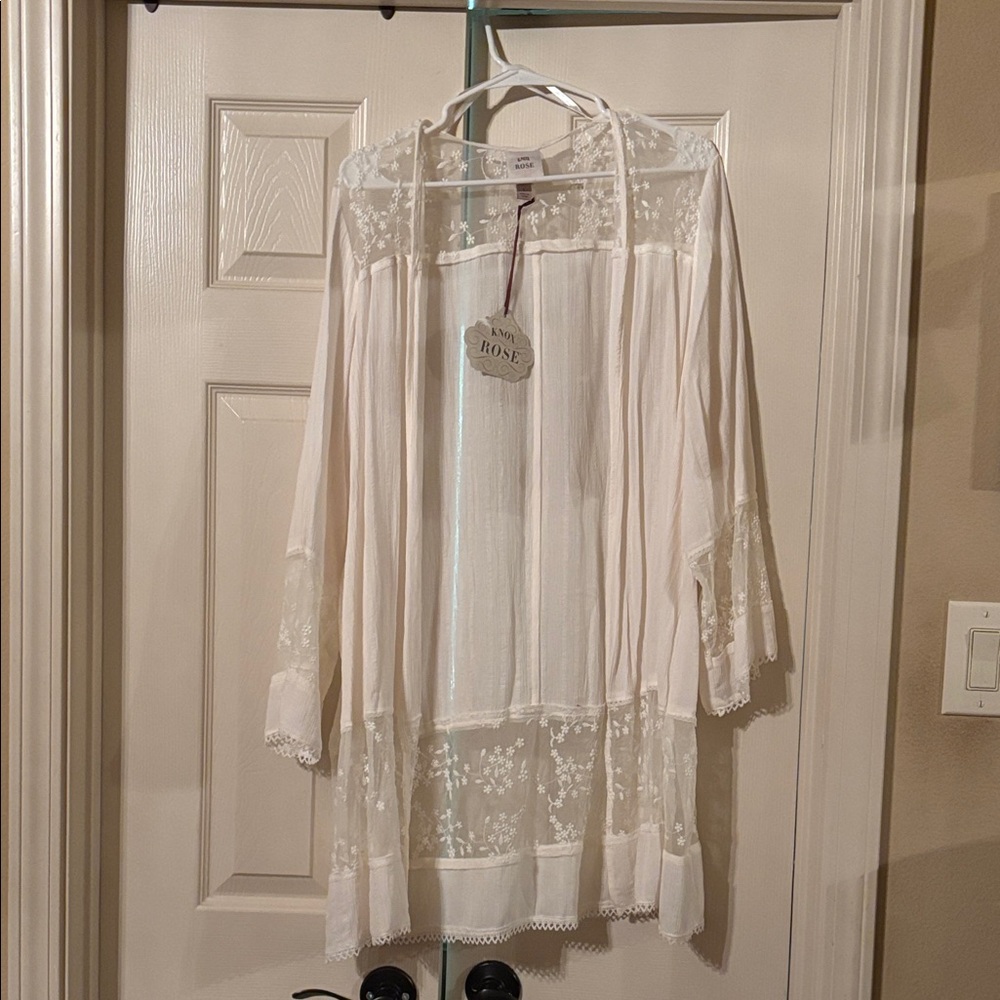 Knox Rose Ivory Lace Kimono